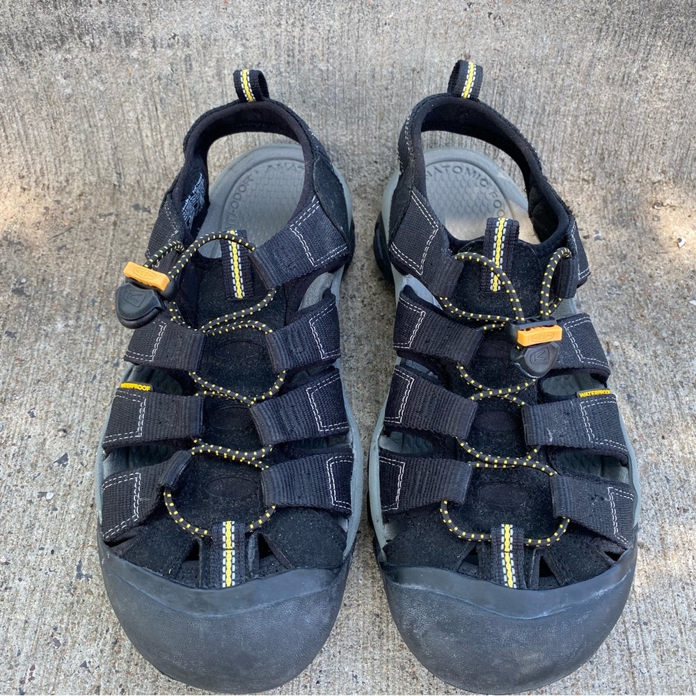 KEEN SANDALS